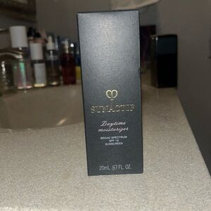 Brand New Synactif Daytime Moisturizer SPF 19